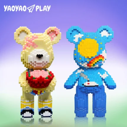 A cute brick - built bear holding a heart, with specified dimensions and piece count.